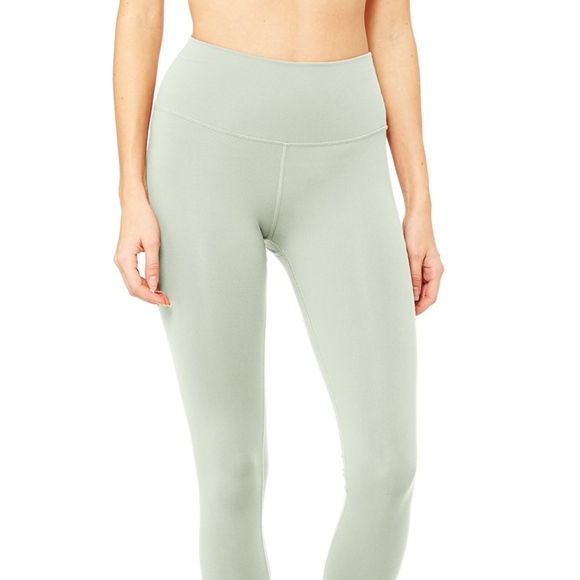 ALO Yoga High-Waist Dash Legging (Pistachio) - Picture 2 of 3